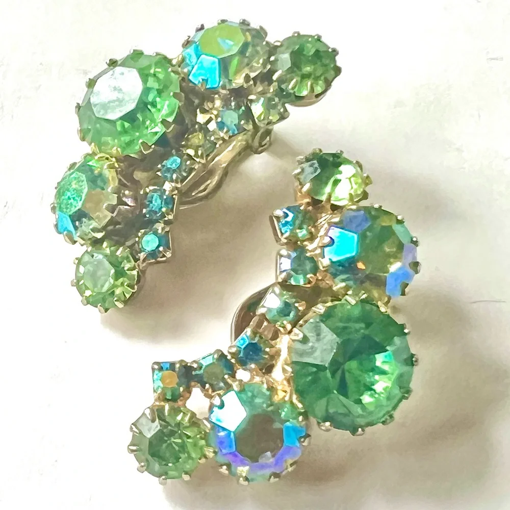 Vintage WEISS Designer Rhinestone Earrings Mint Lime Peridot Green Ear Clips